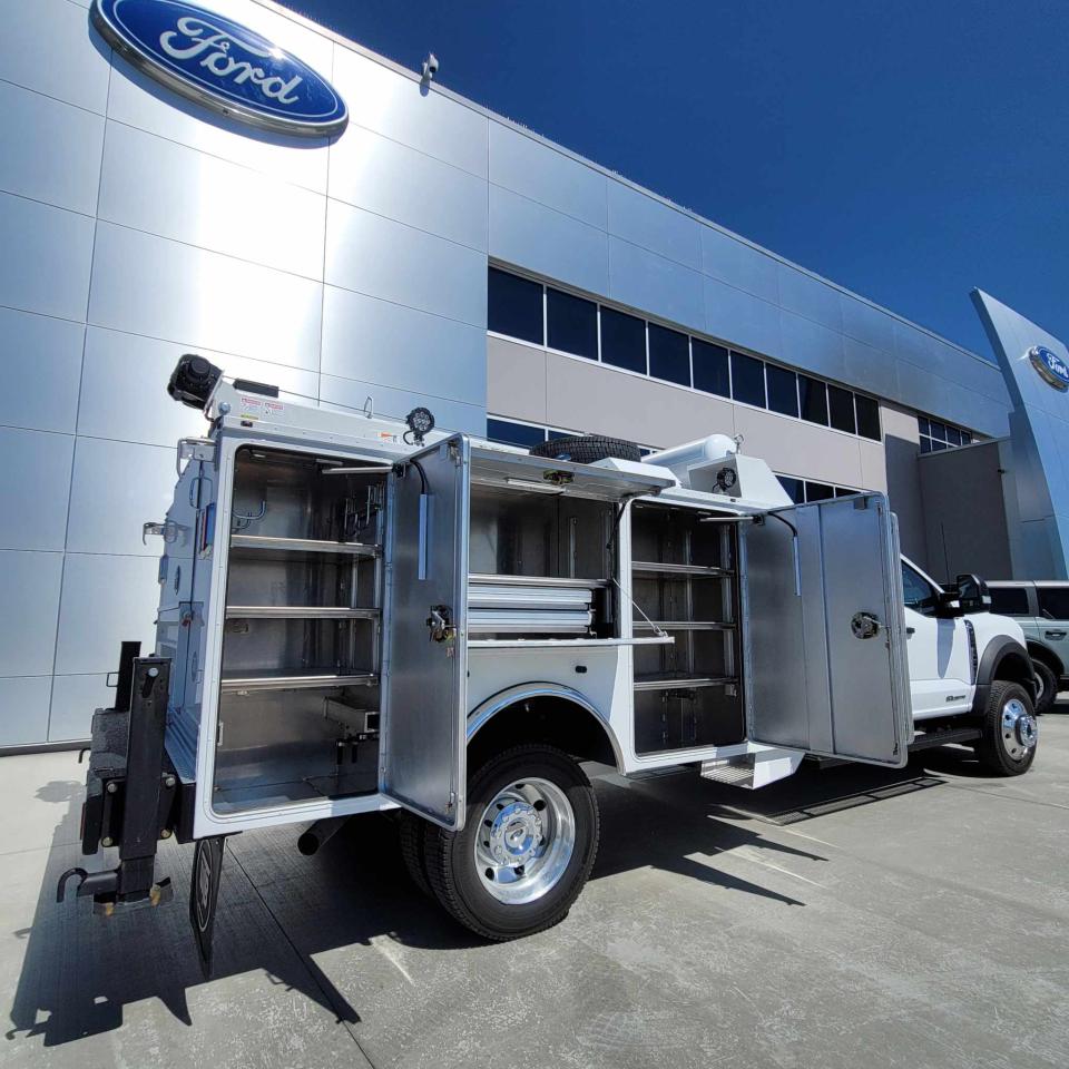 2023 Ford Chassis Cab F-550 XLT Photo4