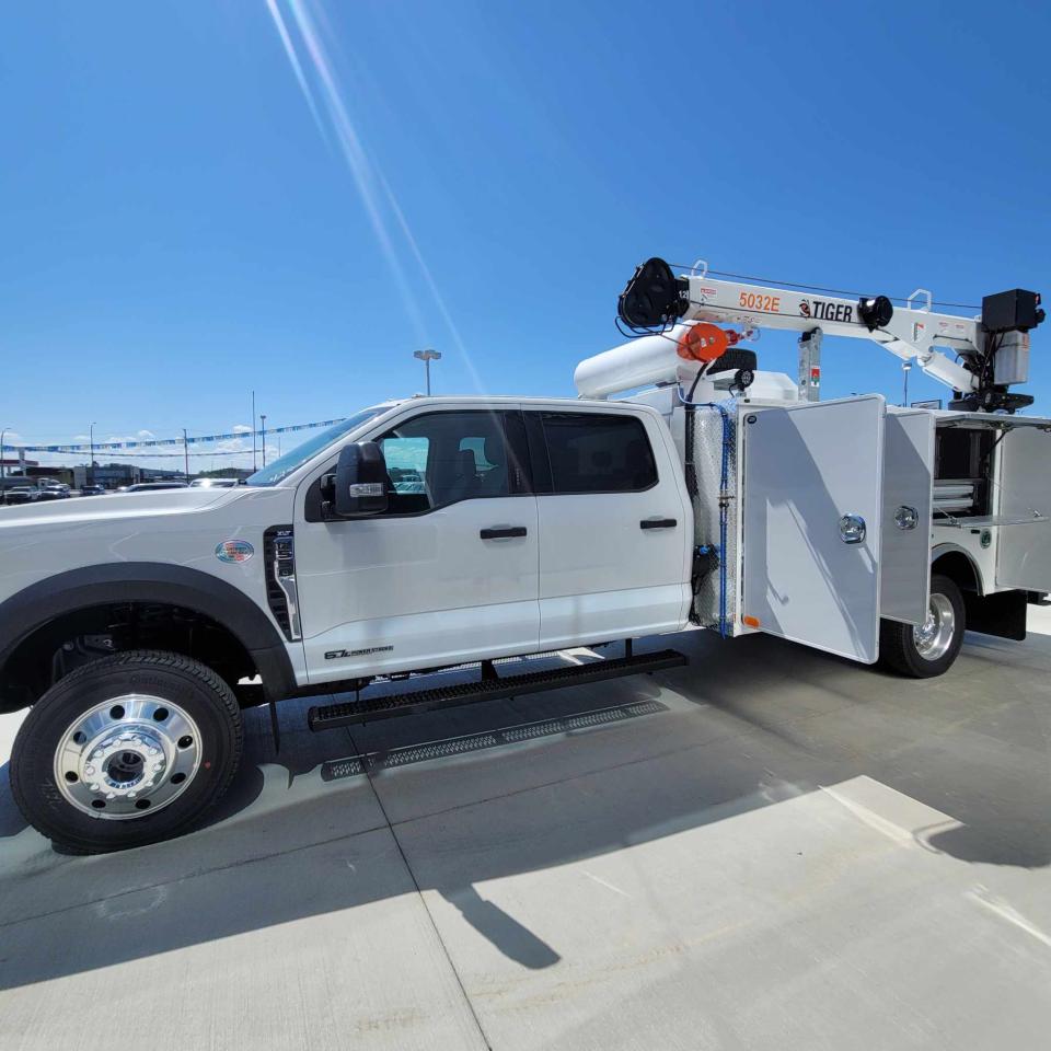 2023 Ford Chassis Cab F-550 XLT Photo5