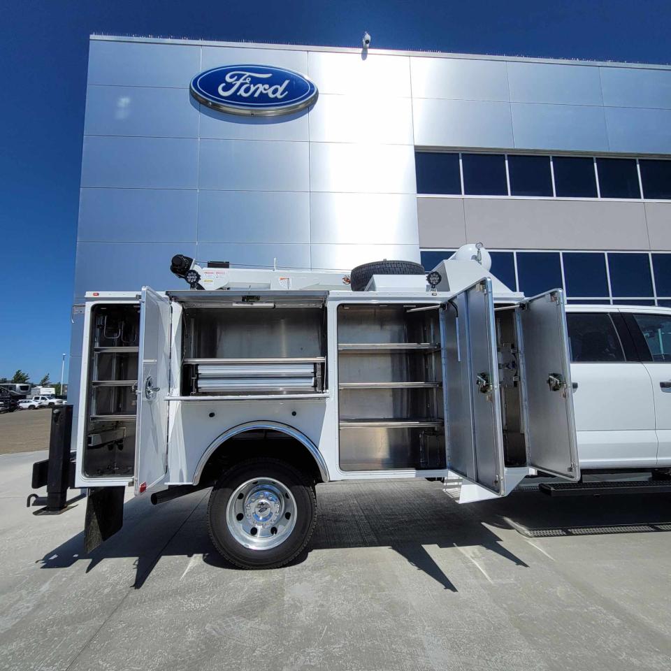 2023 Ford Chassis Cab F-550 XLT Photo5