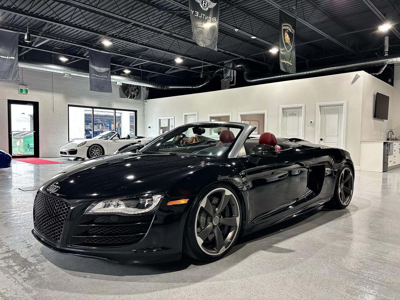 2011 Audi R8 V10 Spyder Gated-Manual Photo2