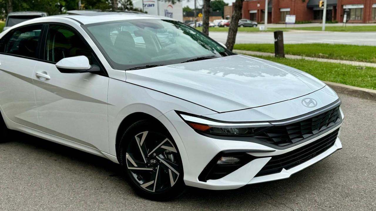 2024 Hyundai Elantra Preferred IVT w/Tech Pkg Photo4