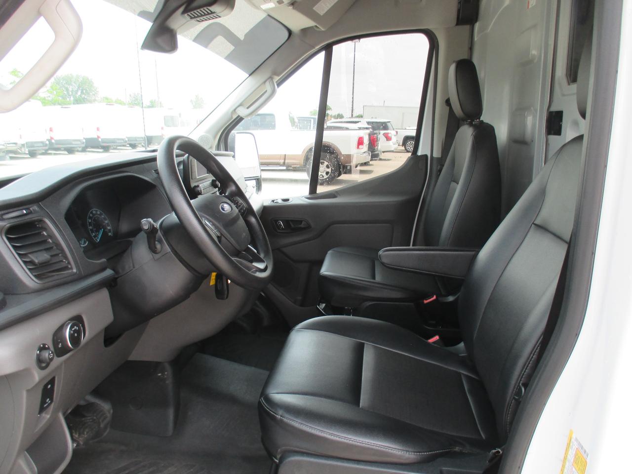 2023 Ford Transit 250 T-250 148" EL Hi Rf 9070 GVWR RWD - Photo #9