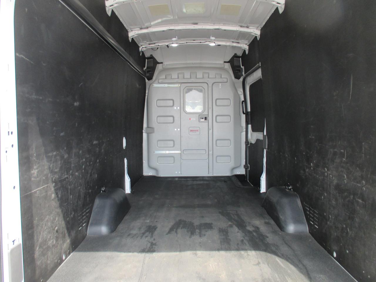 2023 Ford Transit 250 T-250 148" EL Hi Rf 9070 GVWR RWD - Photo #7