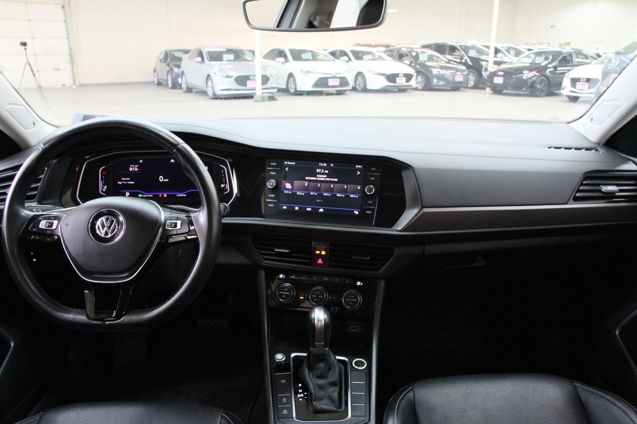 2021 Volkswagen Jetta EXECLINE | Nav | Leather | Pano roof | CarPlay