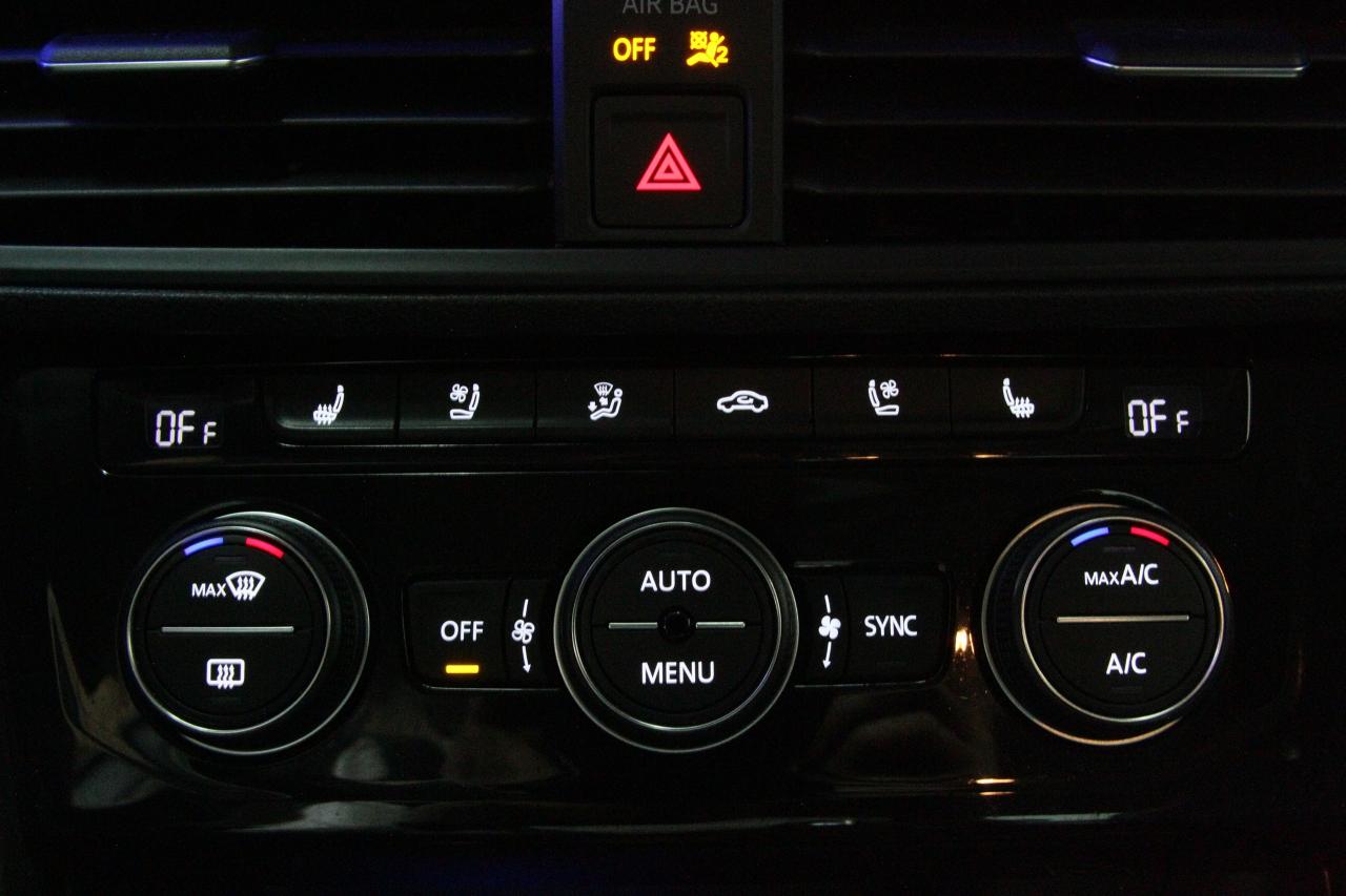 2021 Volkswagen Jetta EXECLINE | Nav | Leather | Pano roof | CarPlay