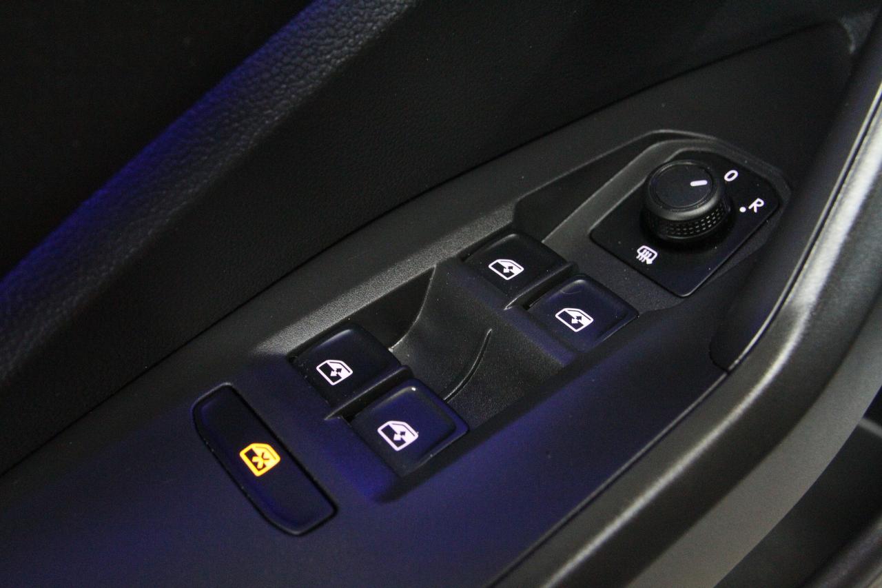 2021 Volkswagen Jetta EXECLINE | Nav | Leather | Pano roof | CarPlay