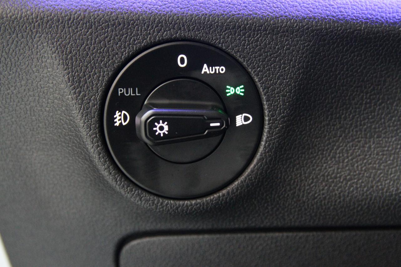 2021 Volkswagen Jetta EXECLINE | Nav | Leather | Pano roof | CarPlay