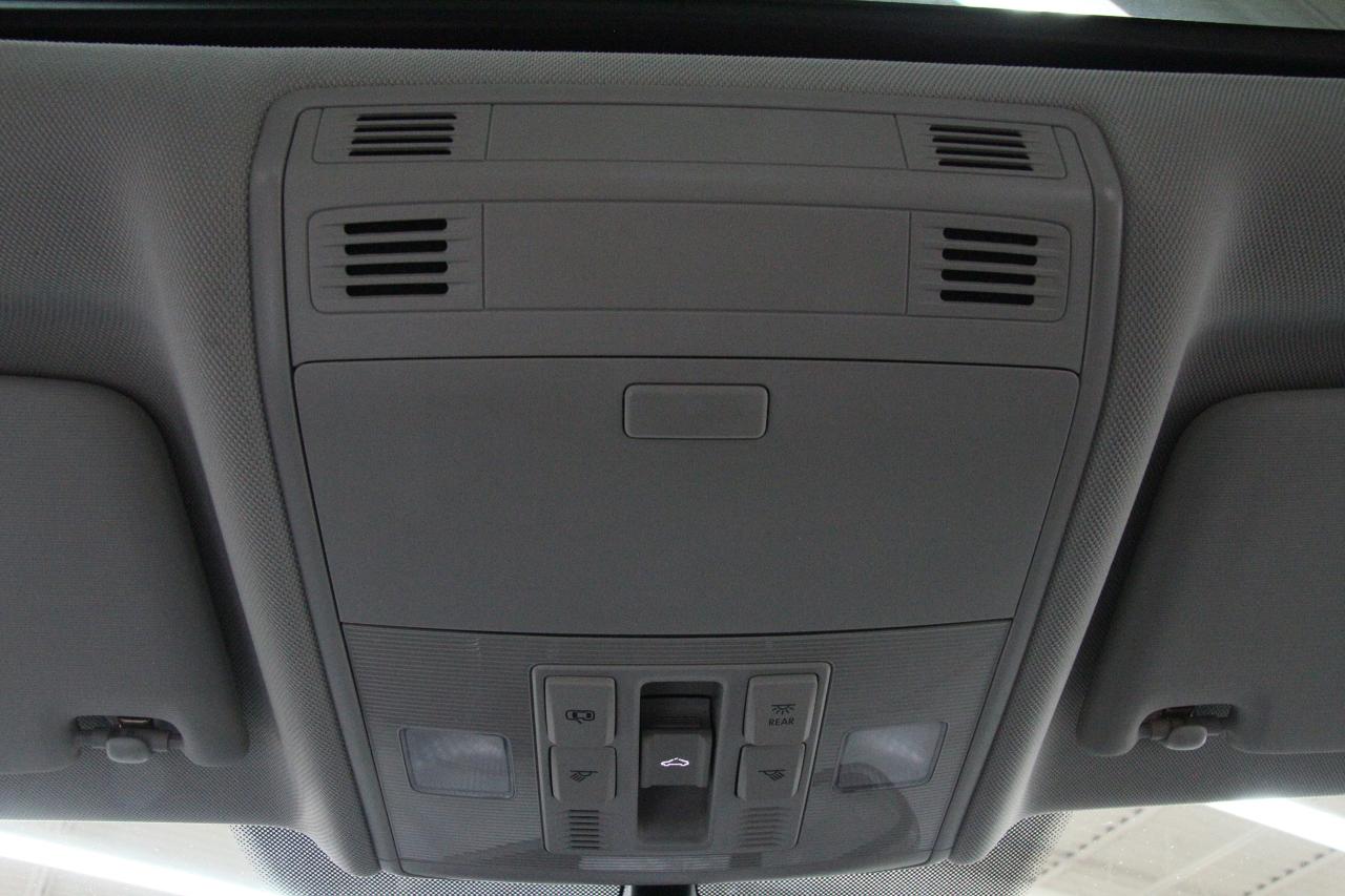 2021 Volkswagen Jetta EXECLINE | Nav | Leather | Pano roof | CarPlay