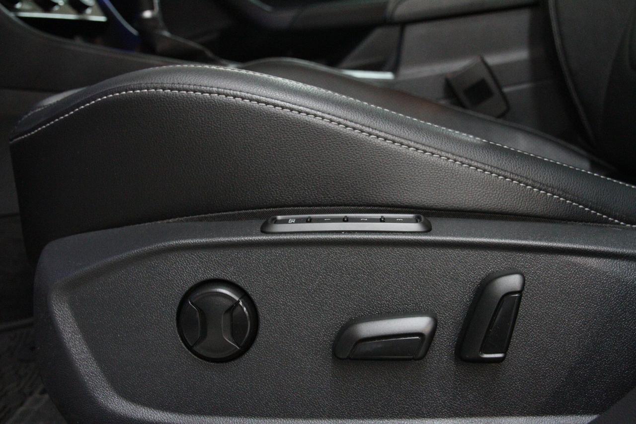 2021 Volkswagen Jetta EXECLINE | Nav | Leather | Pano roof | CarPlay