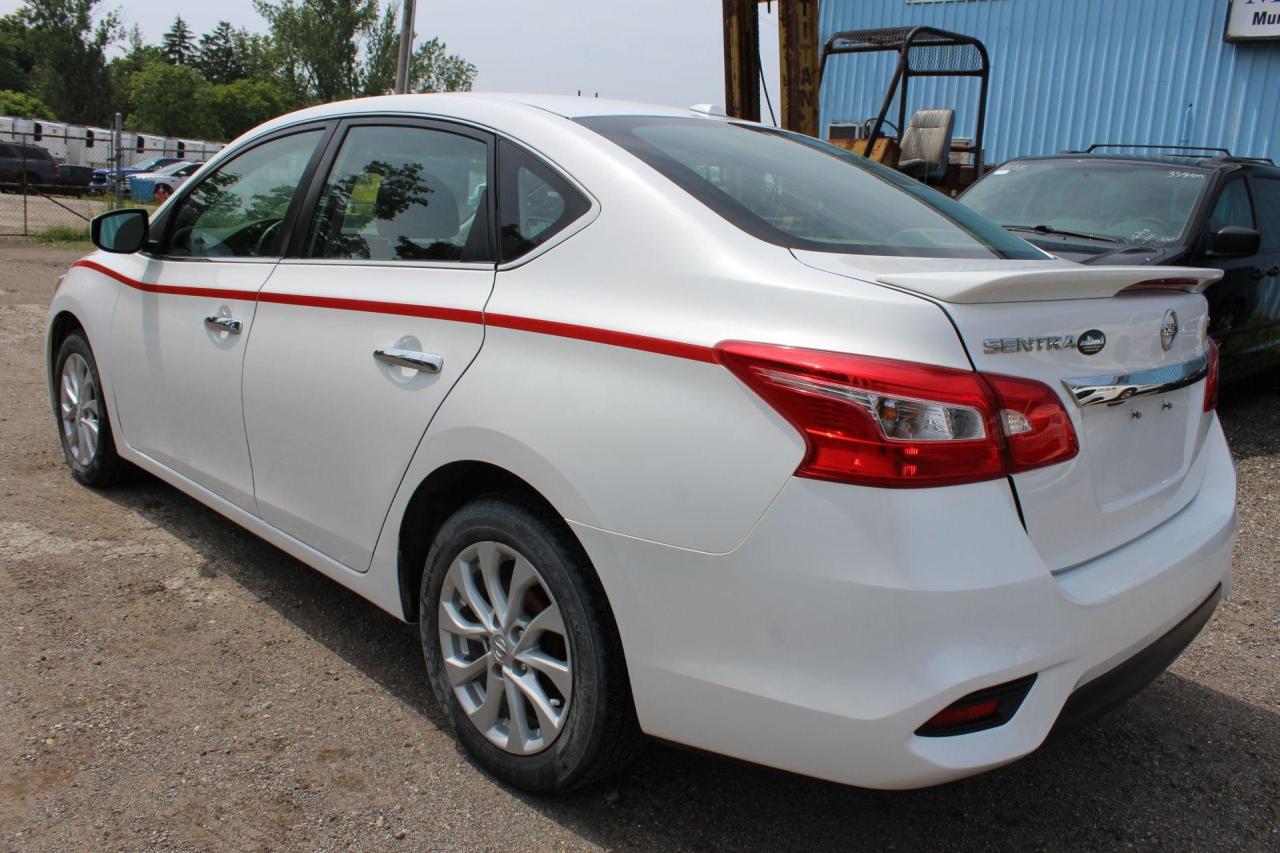 2017 Nissan Sentra  Photo3