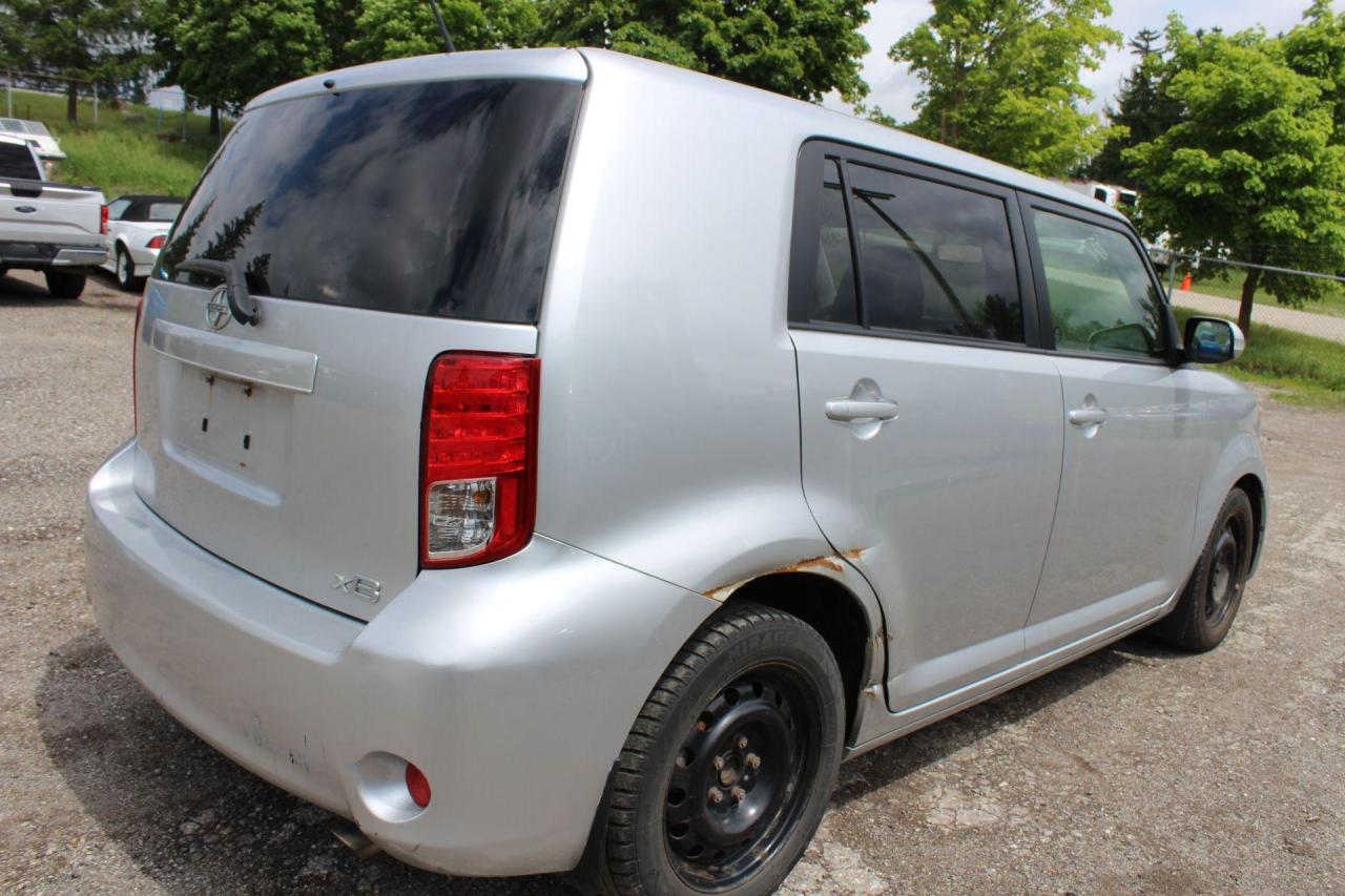 2011 Scion xB  Photo2