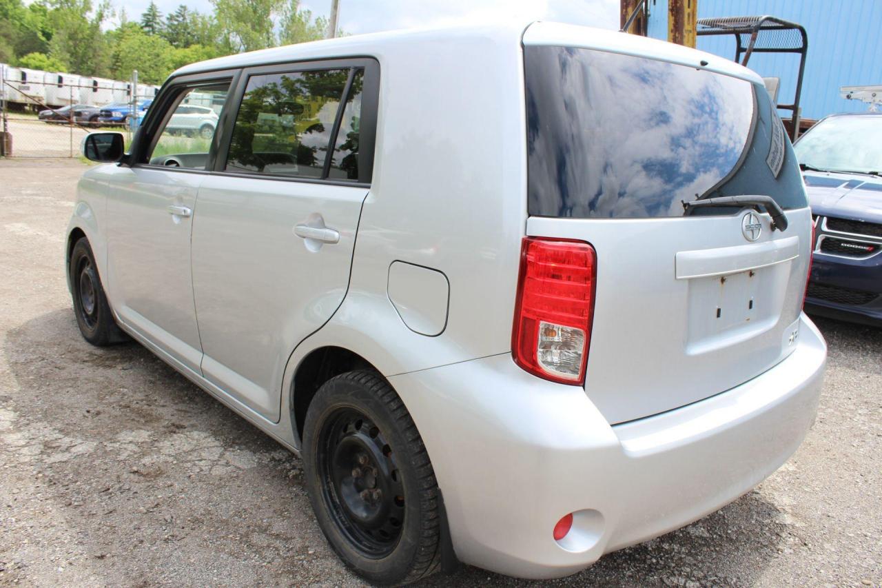2011 Scion xB  Photo3