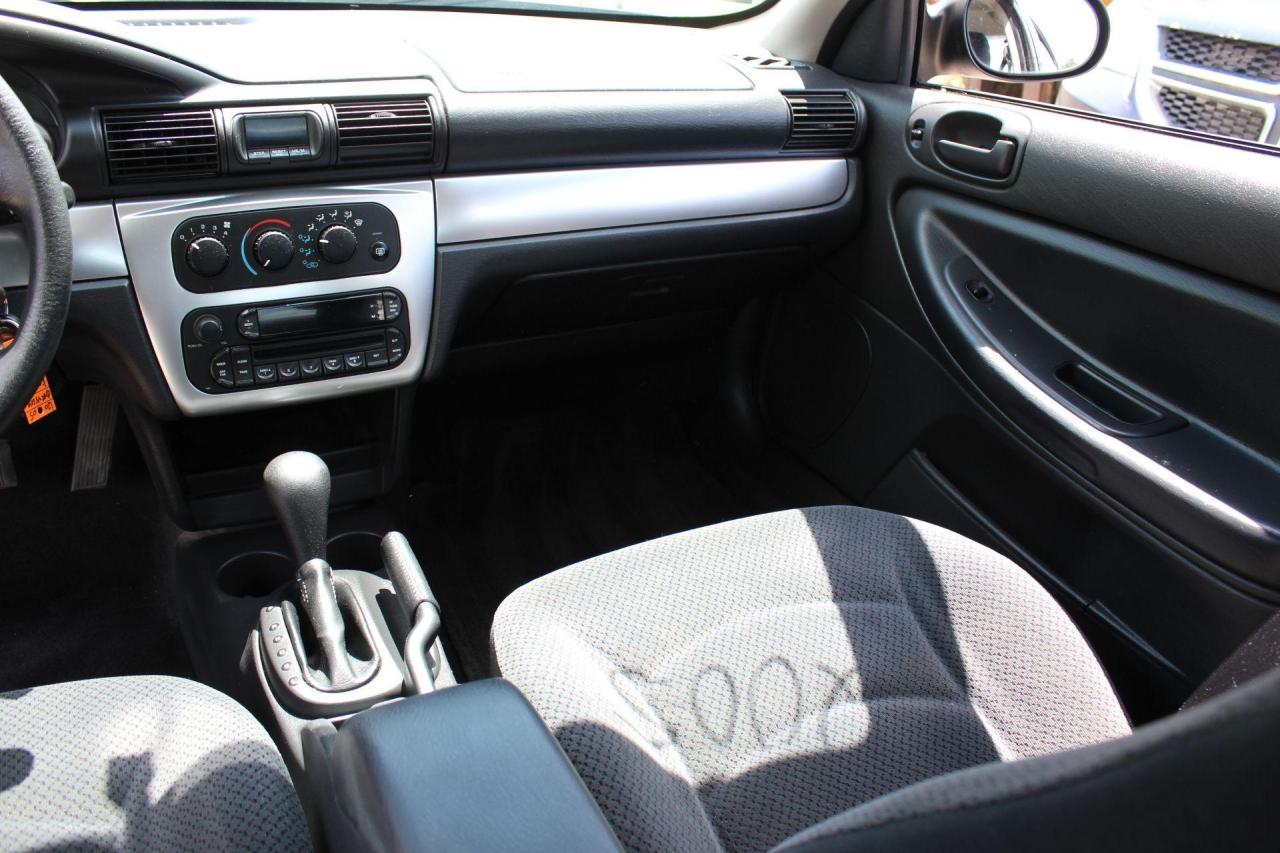 2005 Chrysler Sebring  Photo