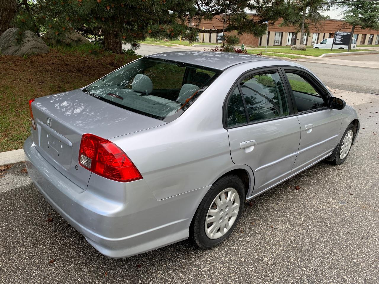 2004 Honda Civic LX-YES,....ONLY 86,422KMS!! 1 LOCAL SENIOR OWNER! - Photo #2
