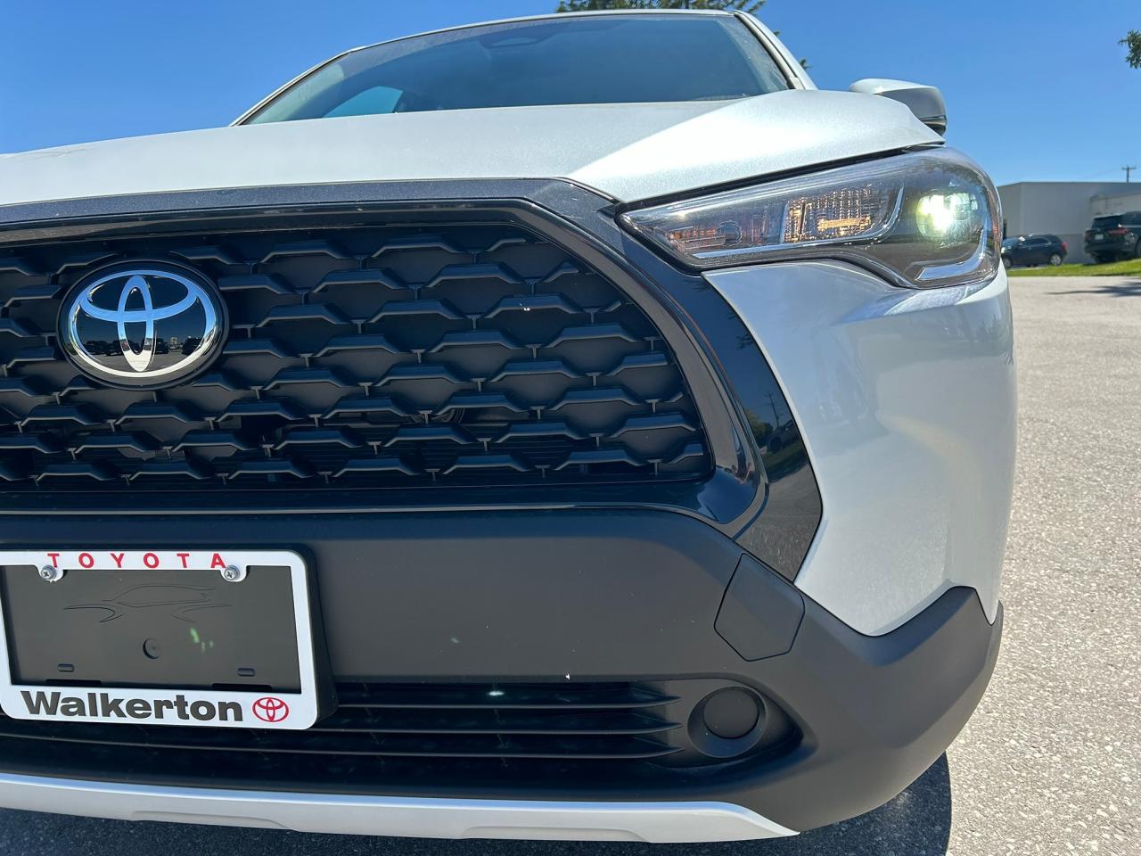 2024 Toyota Corolla Cross LE FWD - Photo #16