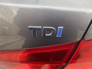 2014 Volkswagen Passat *CLEAN CARFAX* TDI TRENDLINE - Photo #12