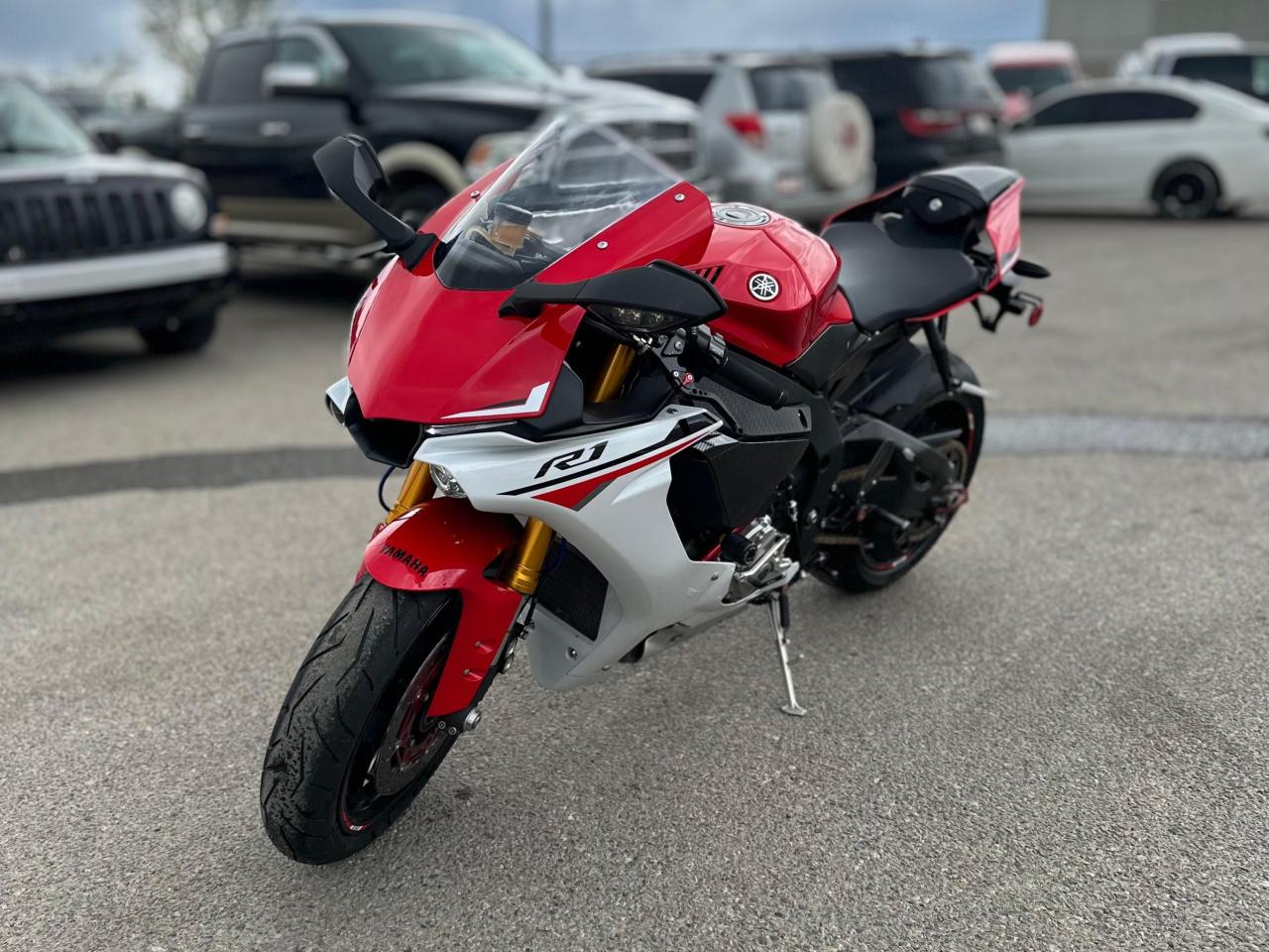 Used 2015 Yamaha YZF-R1 6-SPEED | $0 DOWN for sale in Calgary, AB