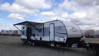 Used 2021 Forest River 312BH East To West Della Terra 31 Feet Travel Trailer With 2 Slides Out for sale in Burnaby, BC