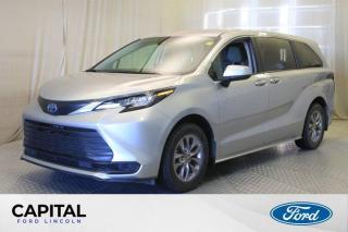 Used 2021 Toyota Sienna LE **Local Trade, Heated Seats, 2.5L Hybrid, Power sliding Side Doors** for sale in Regina, SK