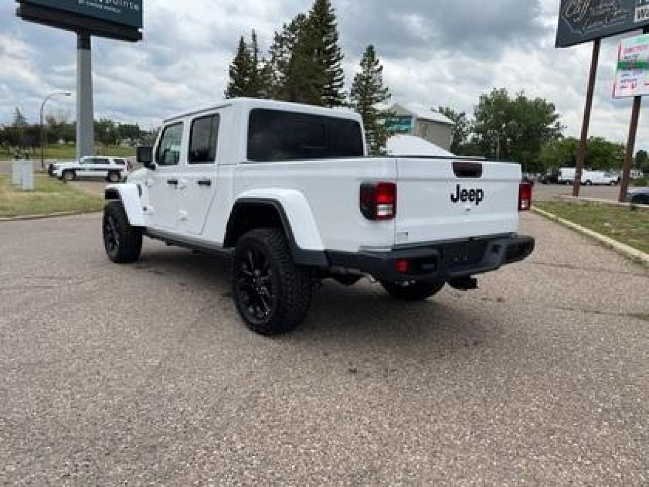 2024 Jeep Gladiator NightHawk #103 Photo3