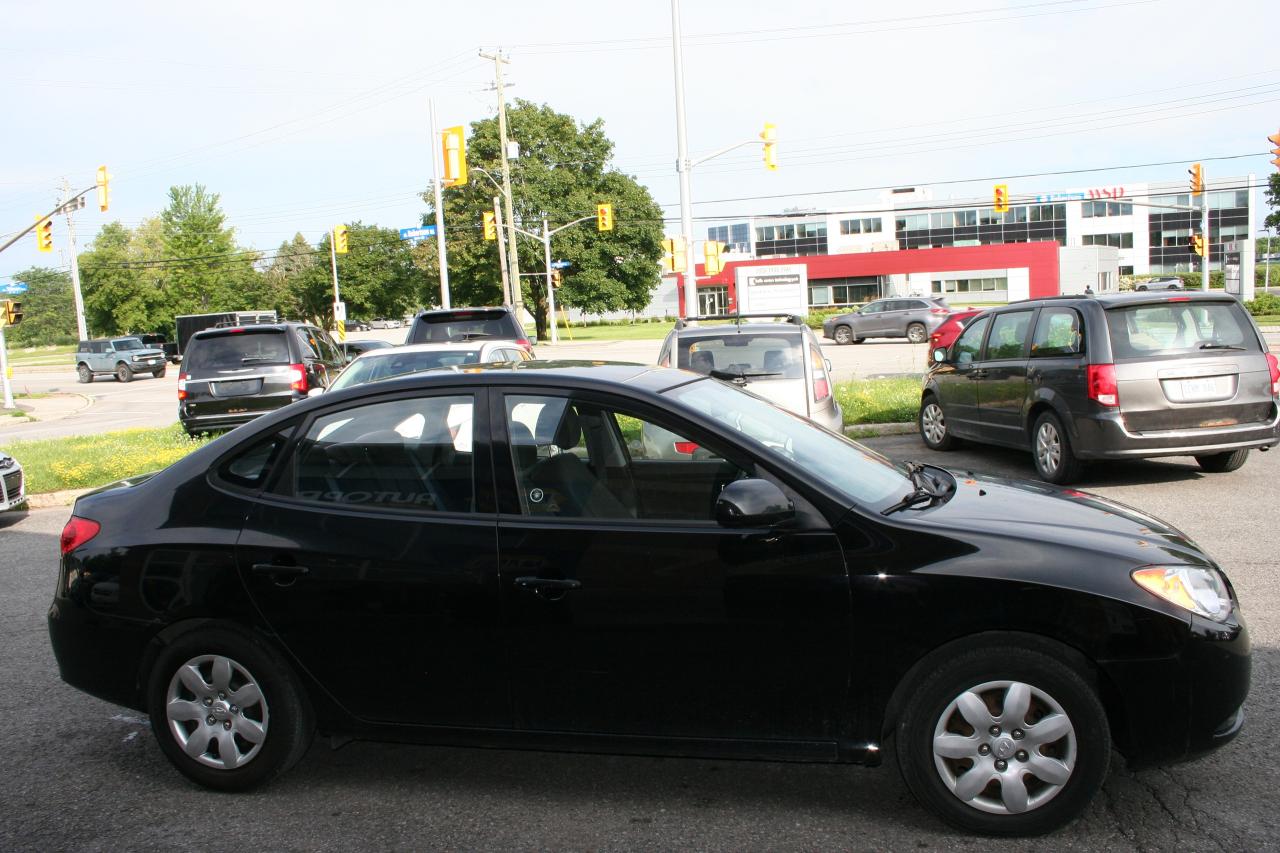 2010 Hyundai Elantra  - Photo #4