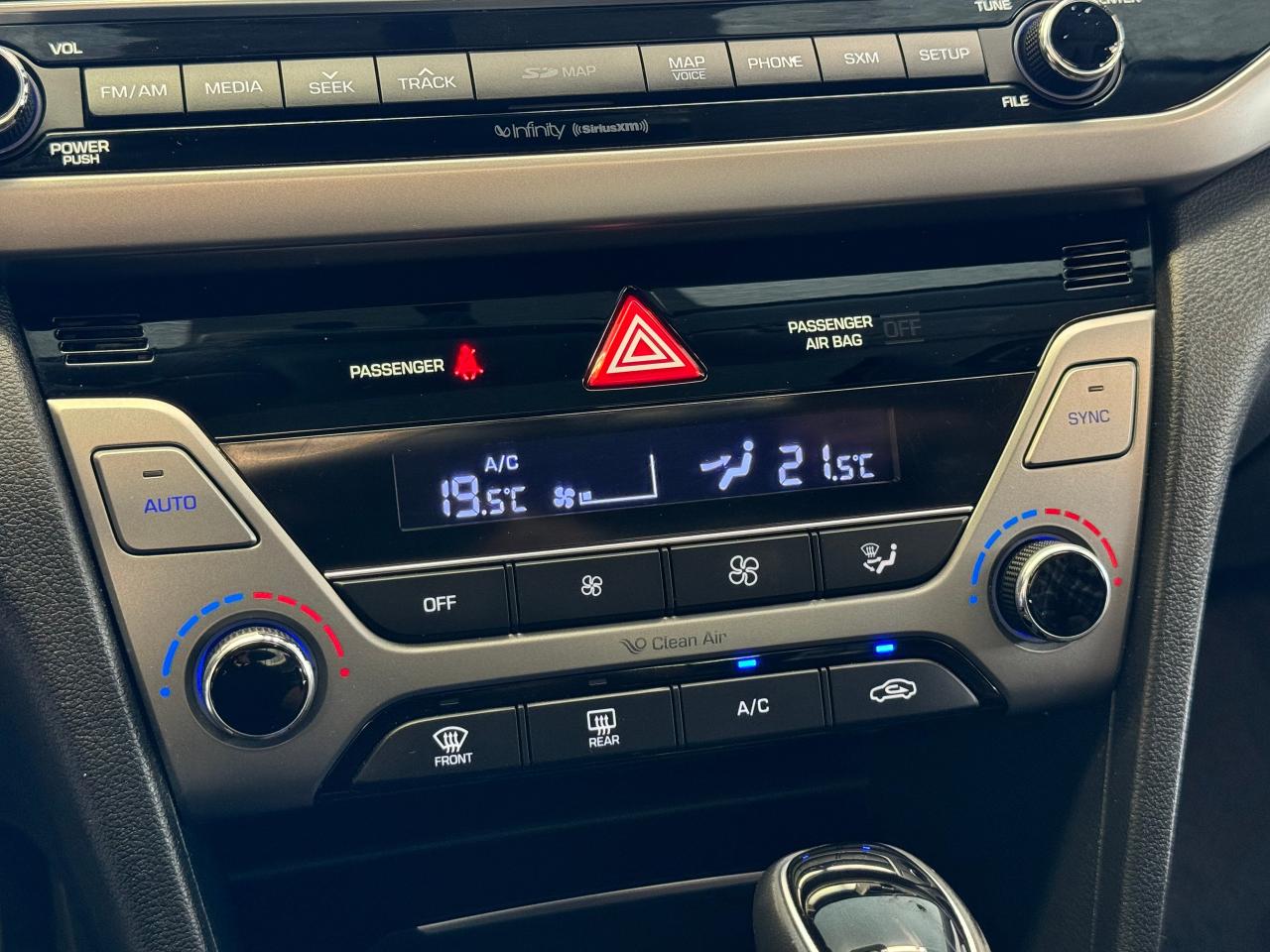 2017 Hyundai Elantra Limited+GPS+Roof+Leather+ApplePlay+CLEAN CARFAX - Photo #35