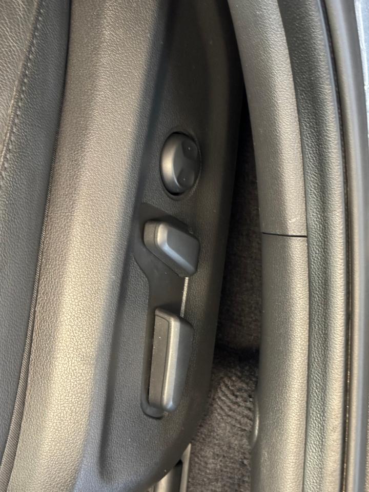 2017 Hyundai Elantra Limited+GPS+Roof+Leather+ApplePlay+CLEAN CARFAX - Photo #45