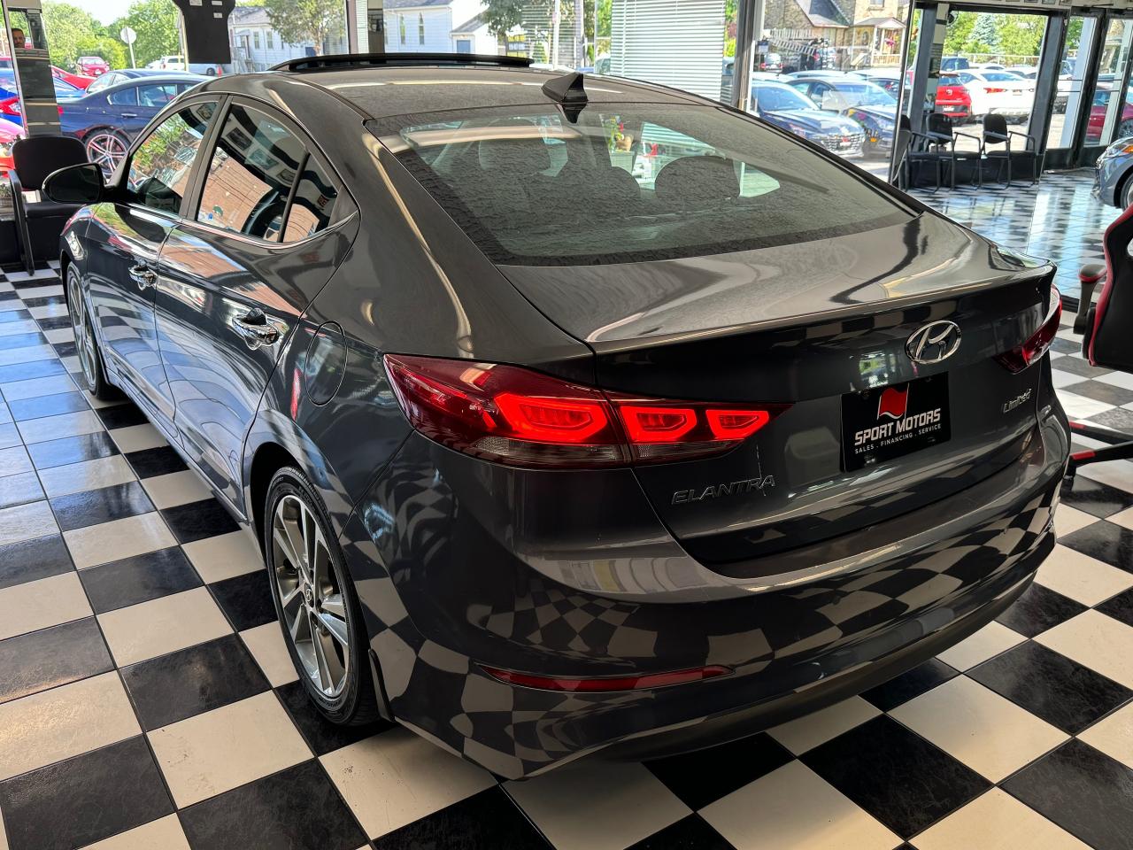 2017 Hyundai Elantra Limited+GPS+Roof+Leather+ApplePlay+CLEAN CARFAX - Photo #4
