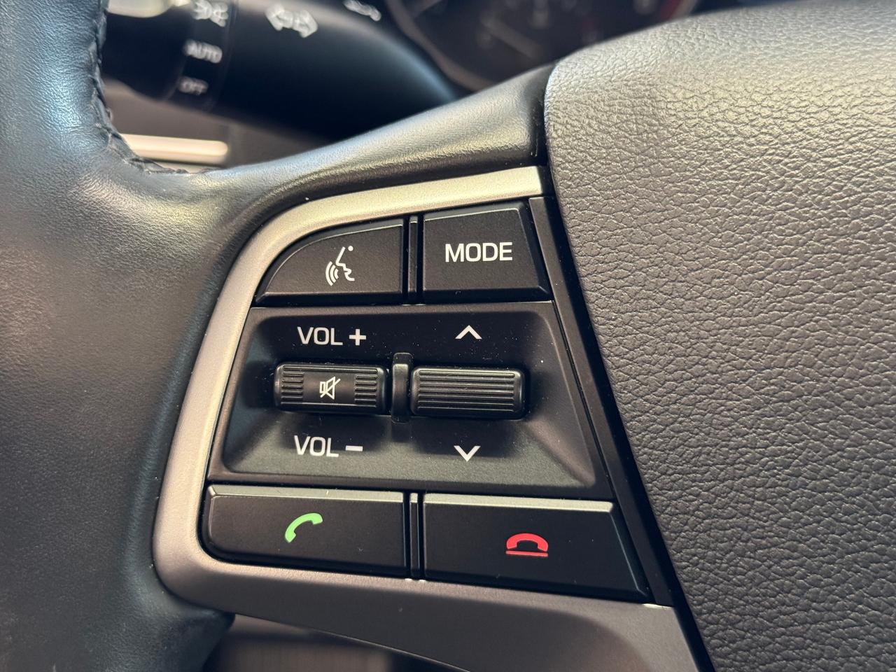 2017 Hyundai Elantra Limited+GPS+Roof+Leather+ApplePlay+CLEAN CARFAX - Photo #47