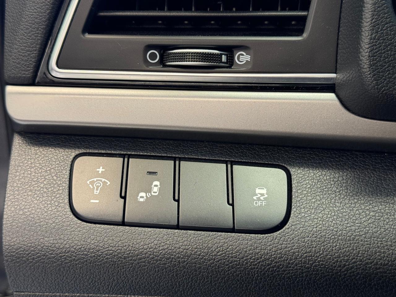 2017 Hyundai Elantra Limited+GPS+Roof+Leather+ApplePlay+CLEAN CARFAX - Photo #53