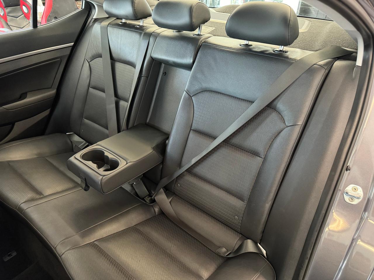 2017 Hyundai Elantra Limited+GPS+Roof+Leather+ApplePlay+CLEAN CARFAX - Photo #28