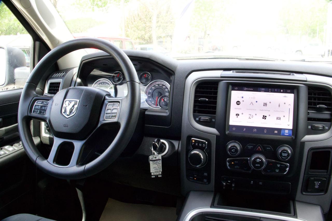 2022 RAM 1500 Classic EXPRESS - Photo #15