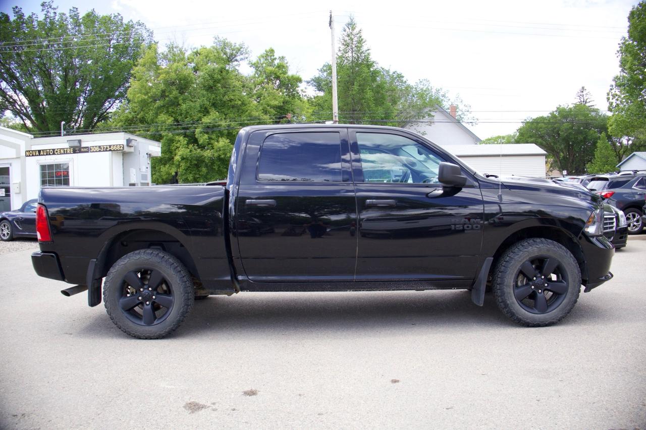 2022 RAM 1500 Classic EXPRESS - Photo #8