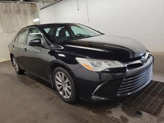 Used 2016 Toyota Camry XLE V6 - LEATHER! NAV! BACK-UP CAM! BSM! SUNROOF! for sale in Kitchener, ON