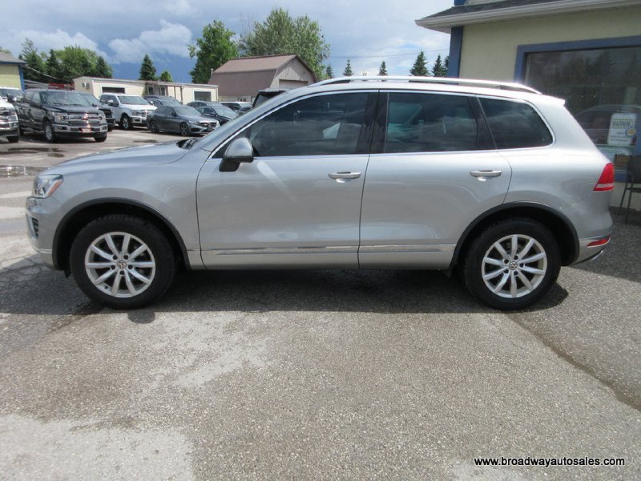2015 Volkswagen Touareg ALL-WHEEL DRIVE LUX-MODEL 5 PASSENGER 3.6L - V6.. NAVIGATION.. LEATHER.. HEATED SEATS & WHEEL.. PANORAMIC SUNROOF.. POWER TAILGATE.. Photo2