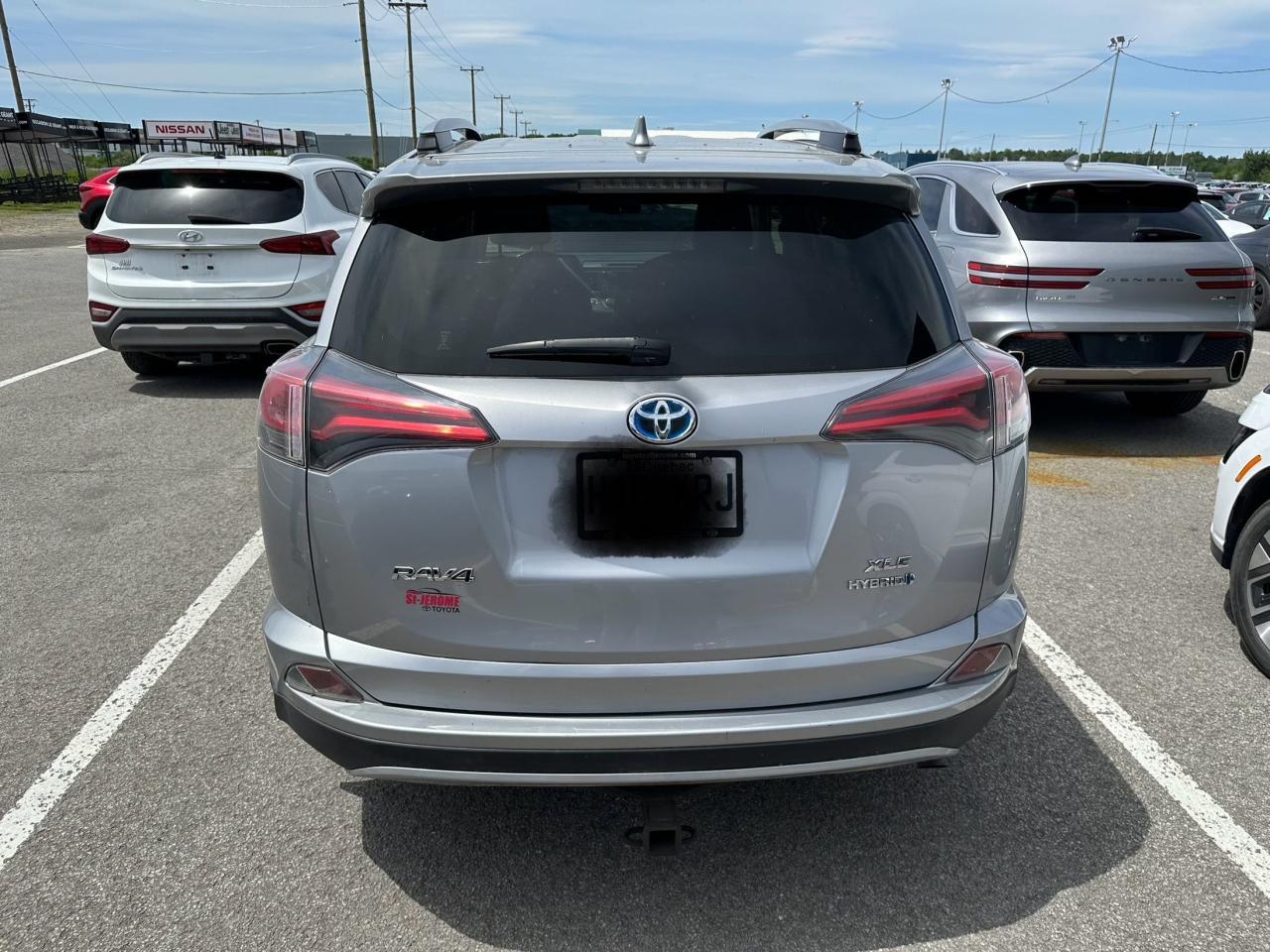 2017 Toyota RAV4 LE+ Photo4
