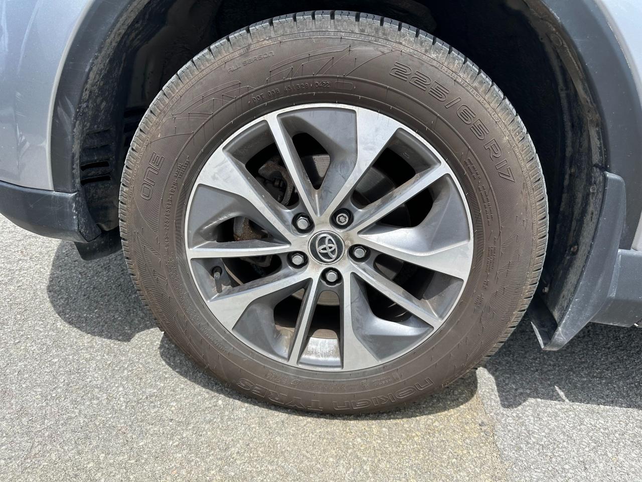 2017 Toyota RAV4 LE+ - Photo #12
