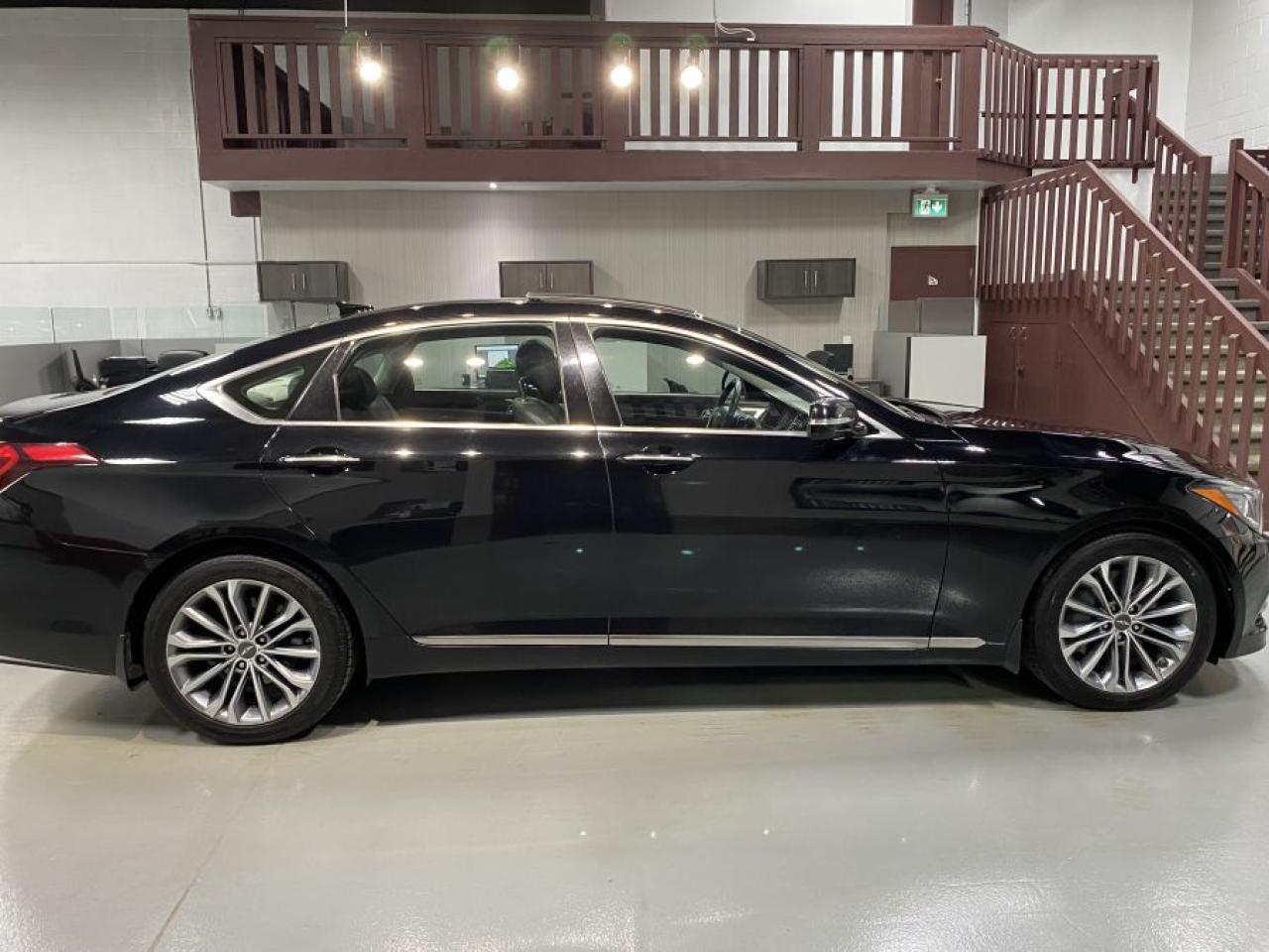 2016 Hyundai Genesis PREMIUM AWD Photo7