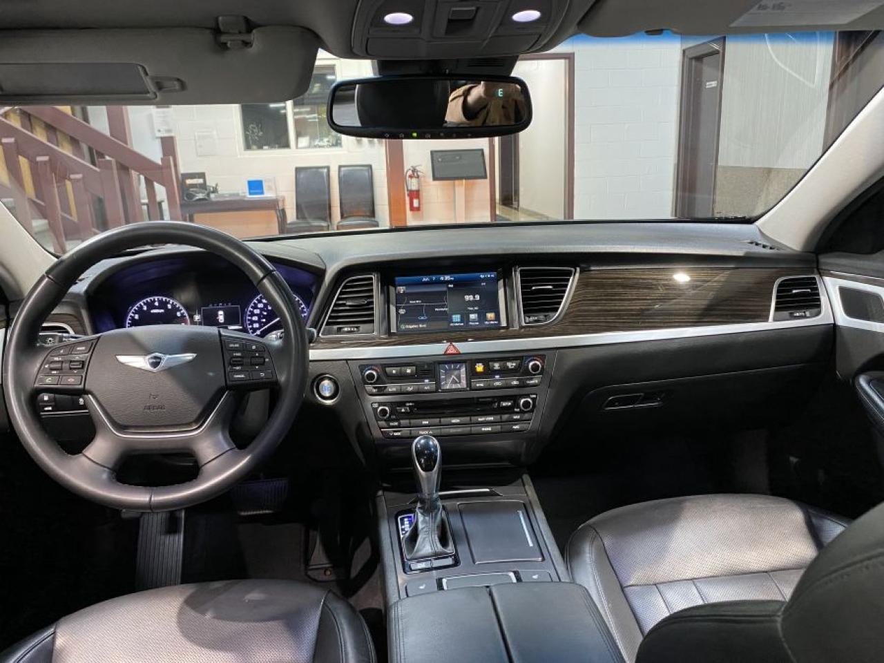 2016 Hyundai Genesis PREMIUM AWD Photo17