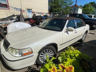 Used 2005 Lincoln Town Car Signature Limited - RUST FREE Florida Car! for sale in St. Catharines, ON