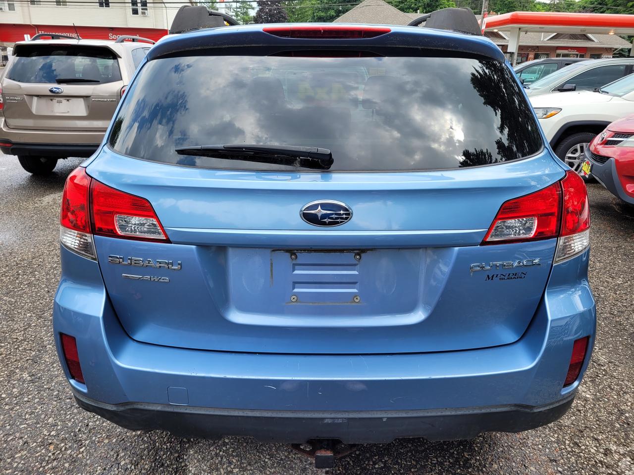 2011 Subaru Outback 4dr Wgn H4 Auto 2.5i Prem Clean CarFax Trades OK! Photo3
