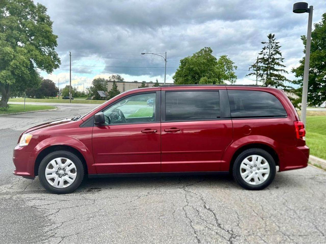 2014 Dodge Grand Caravan SXT - Safety Certified Photo3