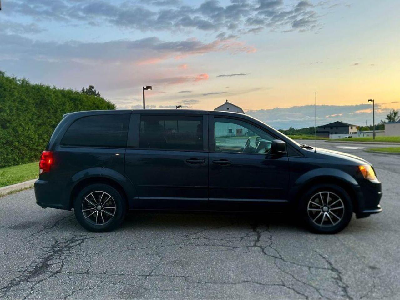 2014 Dodge Grand Caravan SXT - Safety Certified - Photo #7
