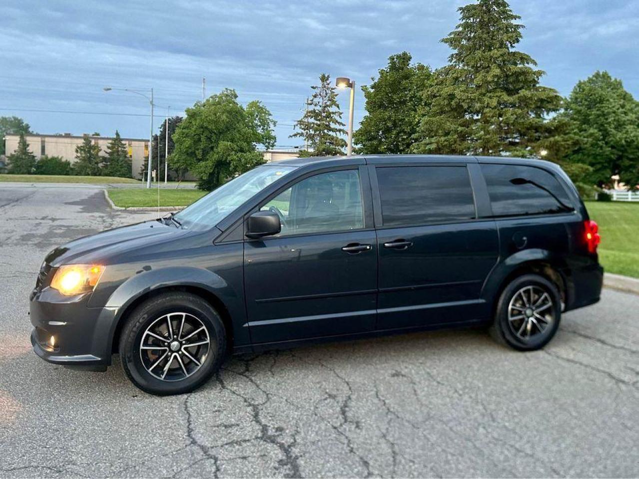 2014 Dodge Grand Caravan SXT - Safety Certified - Photo #9