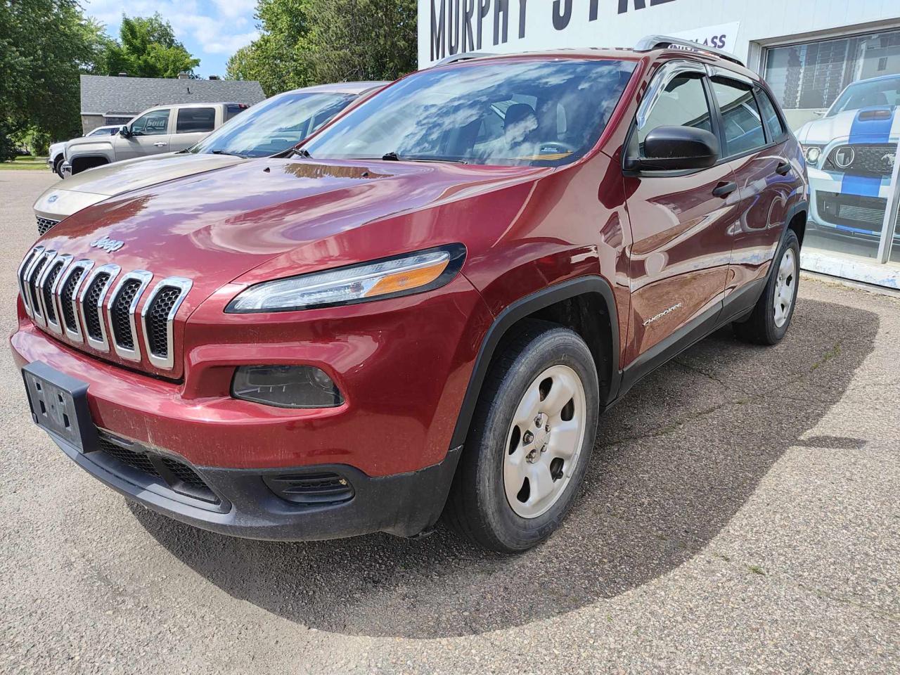 Used 2016 Jeep Cherokee Sport for sale in Pembroke, ON