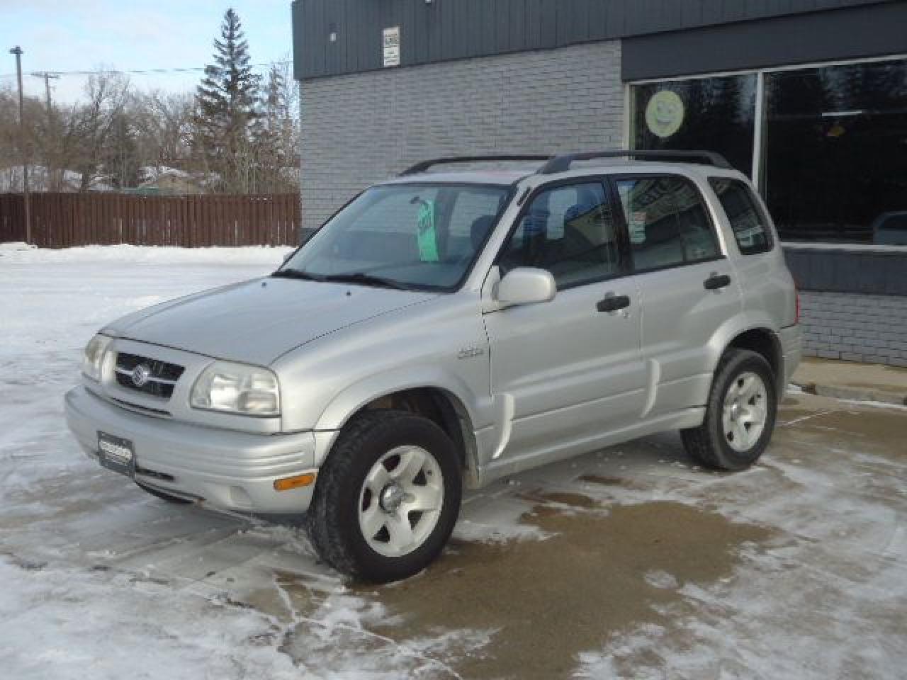 Used 1999 Suzuki Grand Vitara ZERO RUST !! ACCIDENT FREE AS PER CARFAX!! for sale in Winnipeg, MB