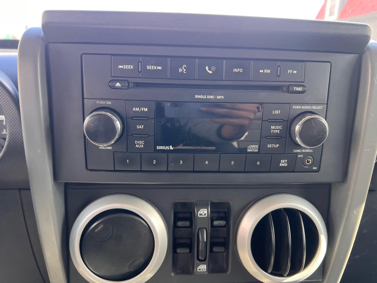 2009 Jeep Wrangler 4WD 4DR SAHARA Photo19
