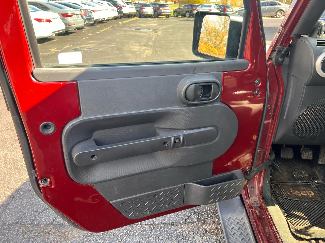 2009 Jeep Wrangler 4WD 4DR SAHARA Photo13