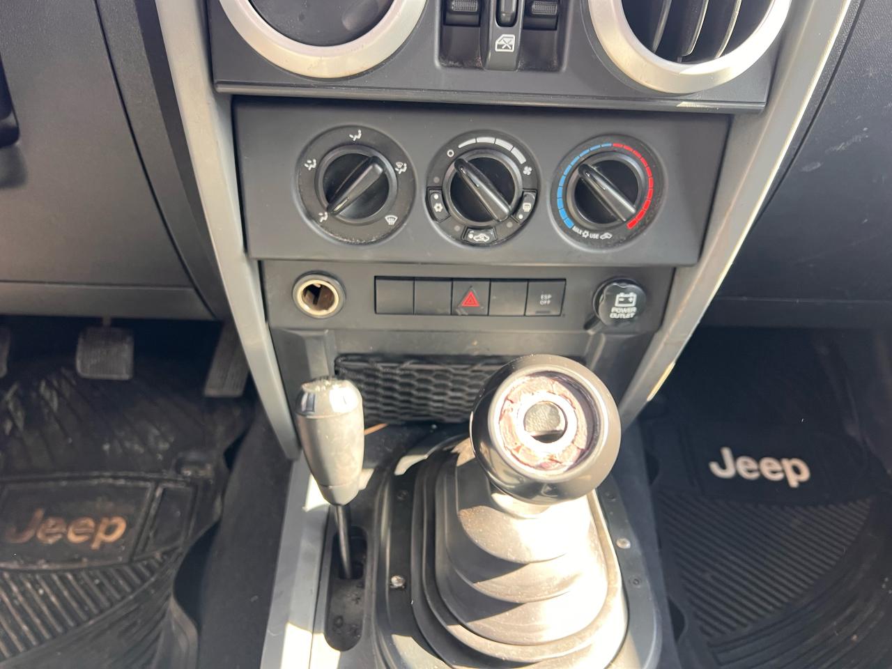 2009 Jeep Wrangler 4WD 4DR SAHARA Photo20