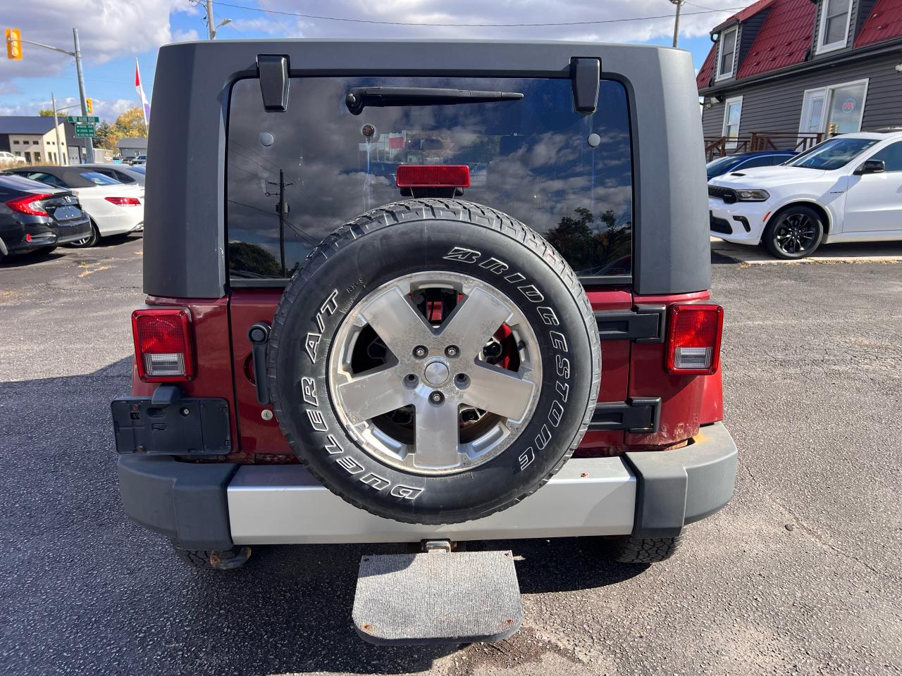 2009 Jeep Wrangler 4WD 4DR SAHARA Photo4